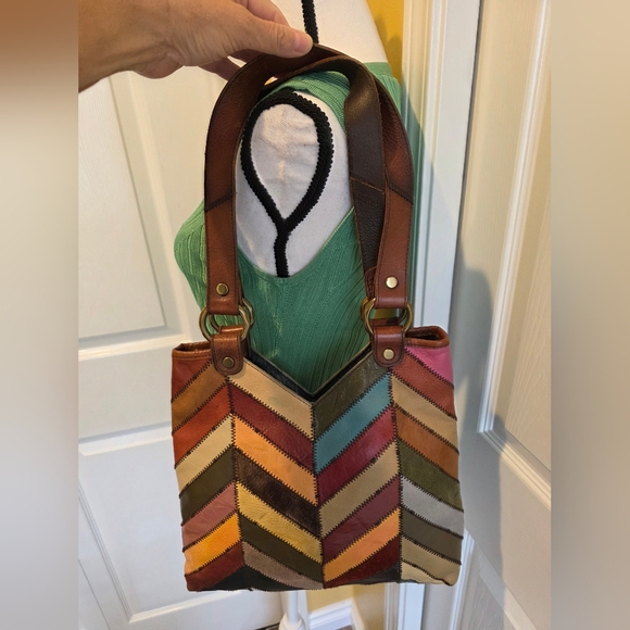 VINTAGE LEATHER LUCKY BRAND PURSE - Picture 4 of 8